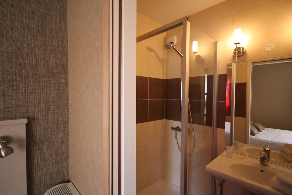 Hotel D'Arcins Latresne Oda fotoğraf